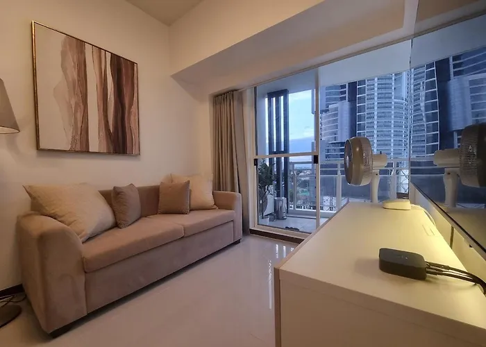 Queen Executive Near Solaire Casino And Mrt Apartamento Manila