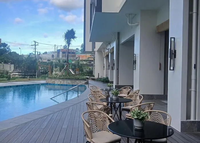 Queen Executive Near Solaire Casino And Mrt