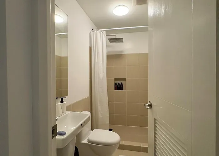 Queen Executive Near Solaire Casino And Mrt Apartamento