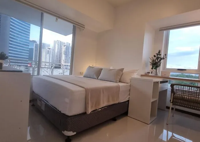 Queen Executive Near Solaire Casino And Mrt Apartamento