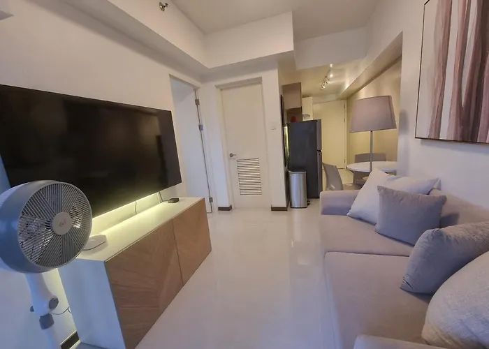 Queen Executive Near Solaire Casino And Mrt * Manila