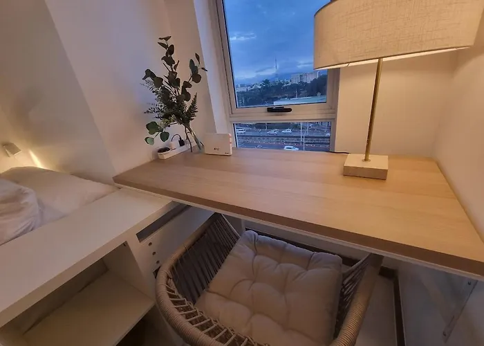 Queen Executive Near Solaire Casino And Mrt Manila