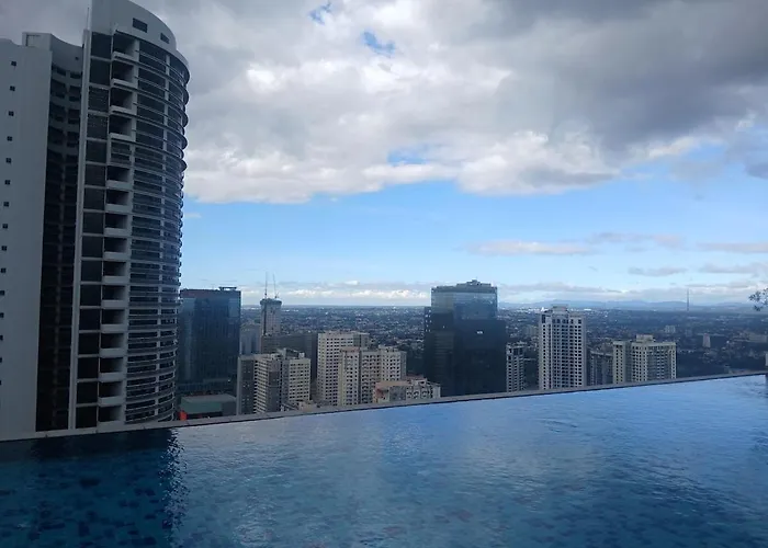 Queen Executive Near Solaire Casino And Mrt *
