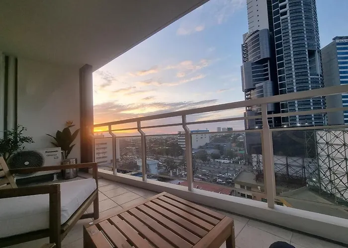 Queen Executive Near Solaire Casino And Mrt Apartamento *