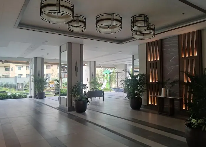 Queen Executive Near Solaire Casino And Mrt Manila
