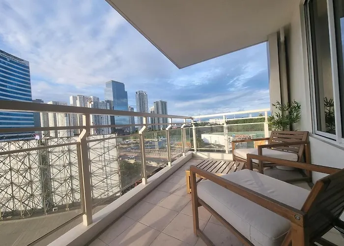 Queen Executive Near Solaire Casino And Mrt Apartamento *