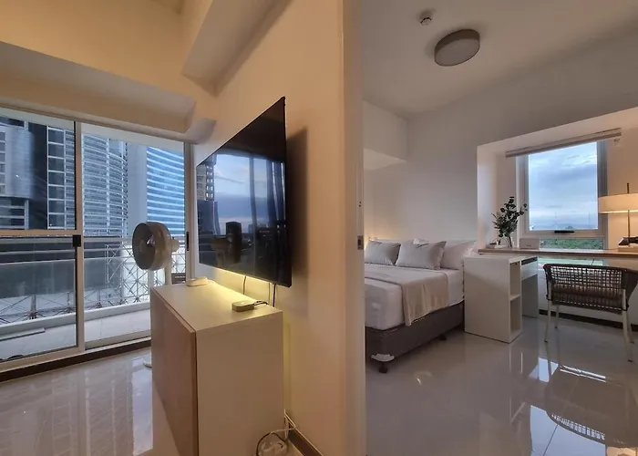 Queen Executive Near Solaire Casino And Mrt * Manila