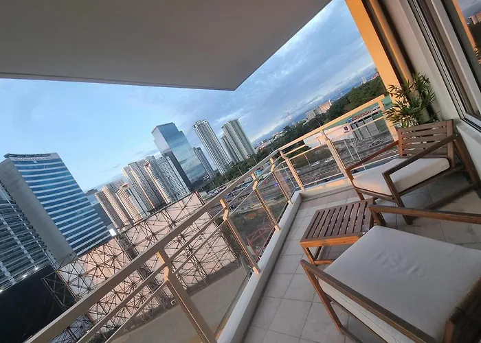 Queen Executive Near Solaire Casino And Mrt