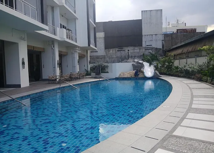 Queen Executive Near Solaire Casino And Mrt * Manila