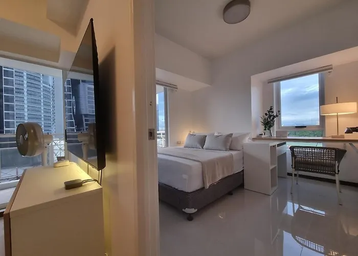 Queen Executive Near Solaire Casino And Mrt