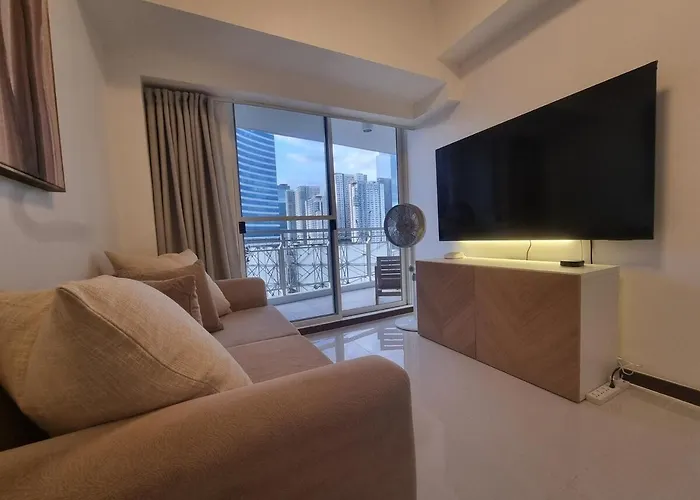 Queen Executive Near Solaire Casino And Mrt